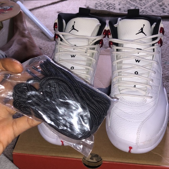I’m selling my Jordan 12s, only worn 4 times. Comes with extra laces, 9/10 - Picture 6 of 6